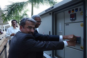 Mr. Hari Marar (front), President, Airport Operations BIAL, and Mr. Soumitra Bhattacharya, president, Bosch Group India inaugrate the 440 kW plant in the car park area at Kempegowda International Airport, Bengaluru.